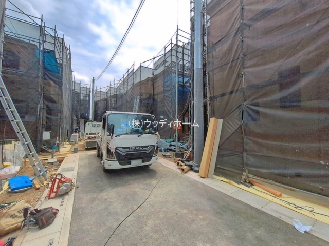 春日部市大枝　新築一戸建て　F号棟の前面道路含む現地写真