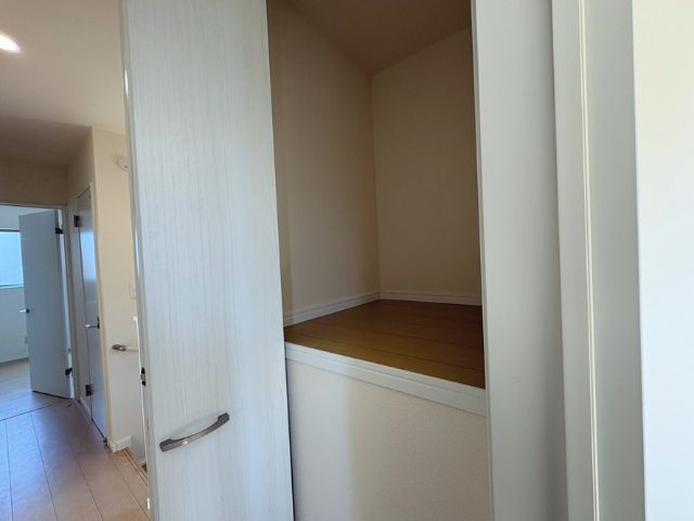 小中学校徒歩10分以内/E号棟/イオン7分/2階建/4LDK/2階4部屋/SIC/カースペース2台の収納|2階の物入です。
