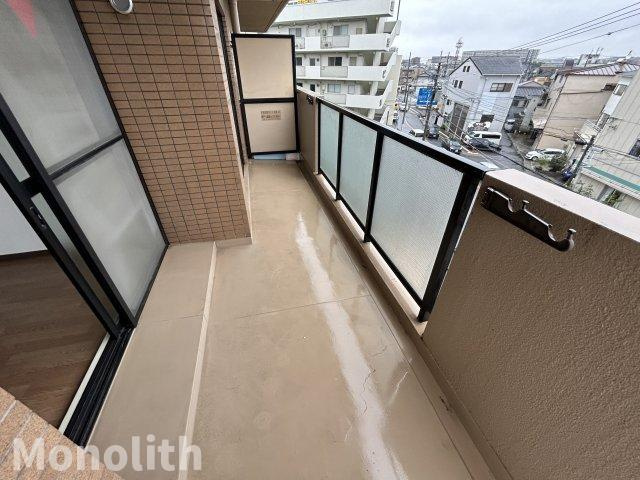 グランディール和泉のバルコニー