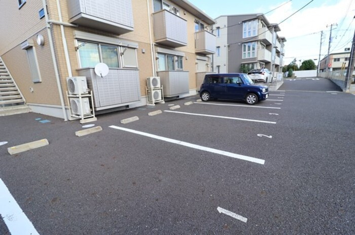 リヴェール見和の駐車場|駐車場です