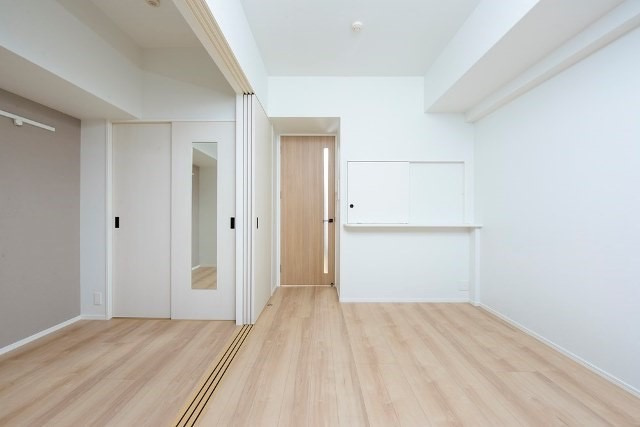 新品家具付きマンション博多駅前3(KaGood福岡)の居間・リビング