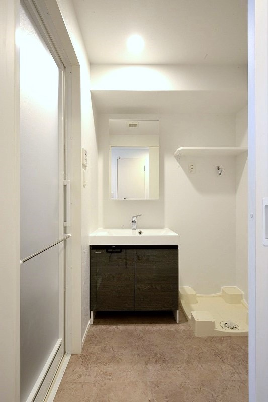 新品家具付きマンション博多駅前3(KaGood福岡)の独立洗面台