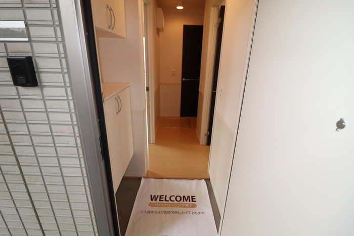 ラフィーネ青葉台の玄関