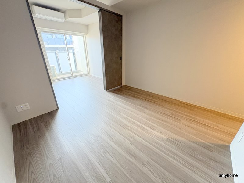 ミラージュパレス本町Depart　仲介手数料無料の居間・リビング