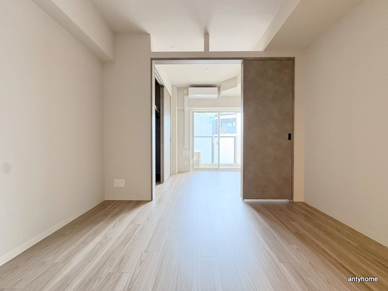 ミラージュパレス本町Depart　仲介手数料無料の居間・リビング