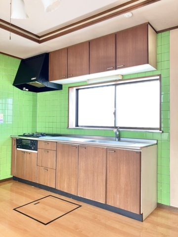 御蔵戸建のキッチン