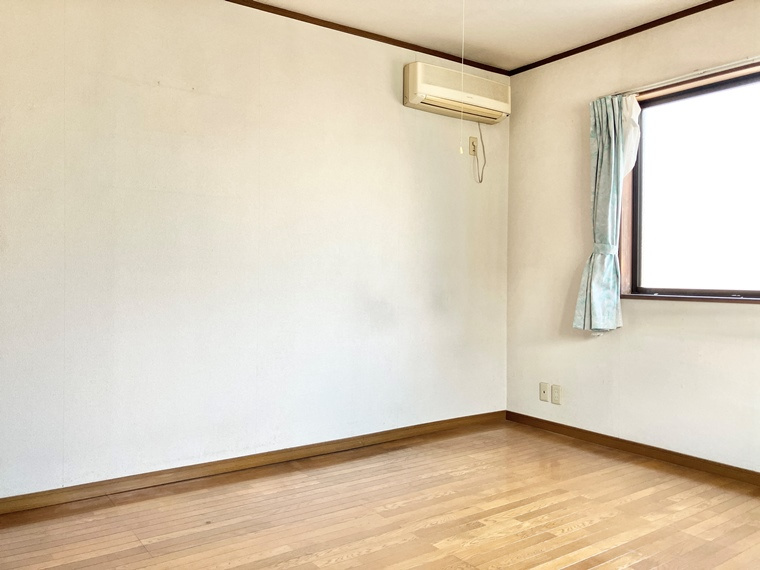 御蔵戸建の寝室