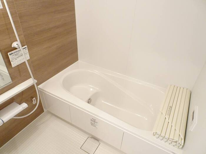 アルストロメリアの浴室|日々の疲れを癒すお風呂付です