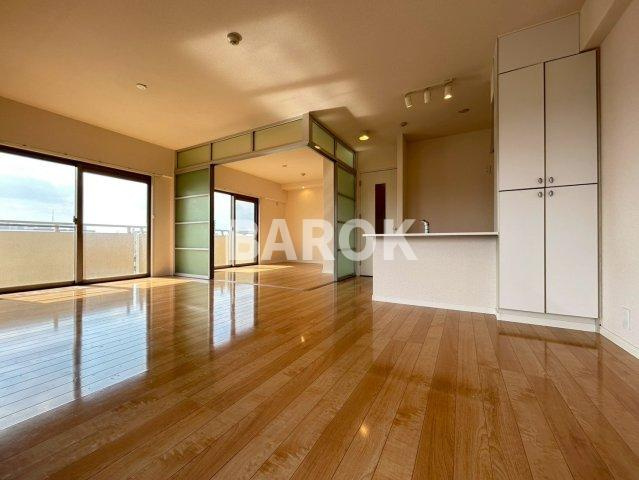 サンロージュ薬院駅前の居間・リビング