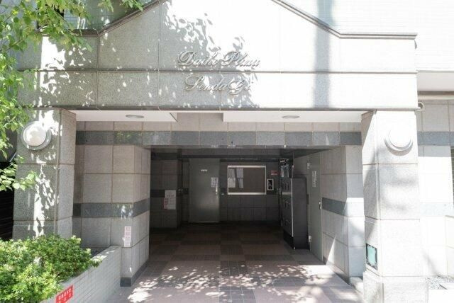 ダイホープラザ千駄木のエントランス
