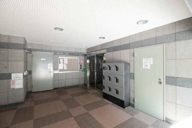 ダイホープラザ千駄木のエントランス