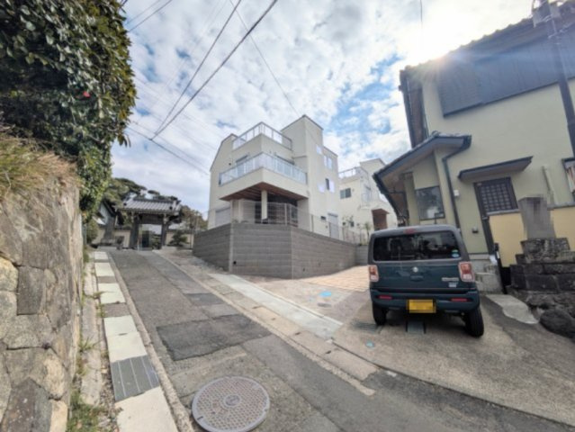 海見え！　富士山・江ノ島・相模湾を臨む　３LDKの前面道路含む現地写真|前面道路