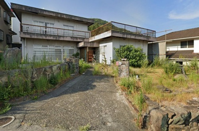 【外観】 | 呉市川尻町原山一丁目　土地 | 古家あり　建築条件無し　120坪超の敷地　南側道路面す　閑静な住宅街