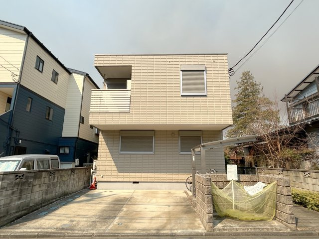 メゾン　ド　アバンセルのエントランス