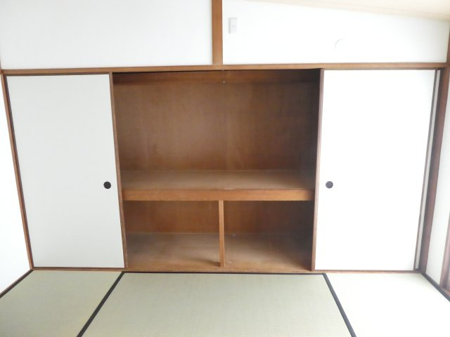 中州テラスハウスの収納