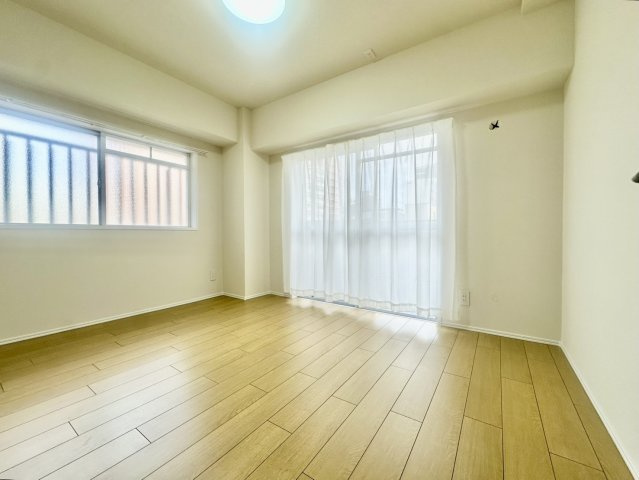 北目町ハイツの洋室