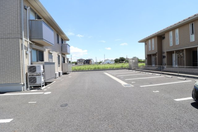 大黒屋　十弐番館の駐車場|駐車場があるので、車を買う予定の方も安心です