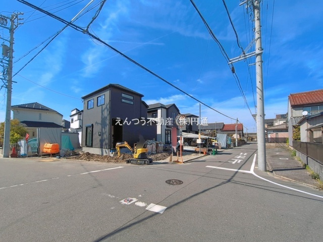 大当郎5期4棟の前面道路含む現地写真