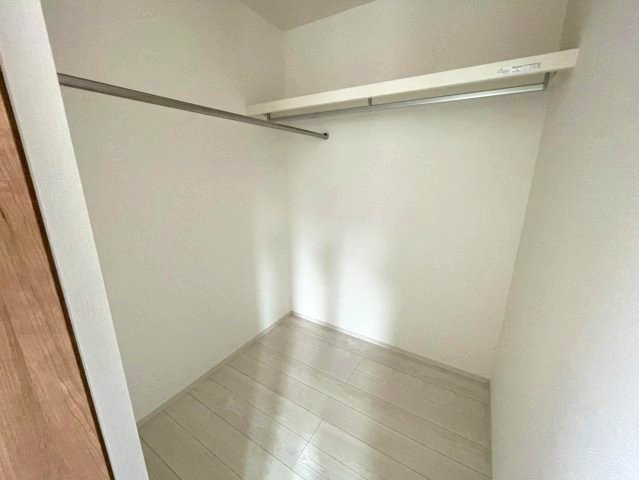 佐伯区屋代1丁目　№36416の収納|洋室8帖内収納