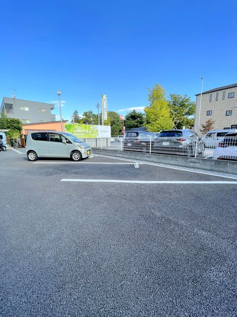 ラ・ネージュの駐車場