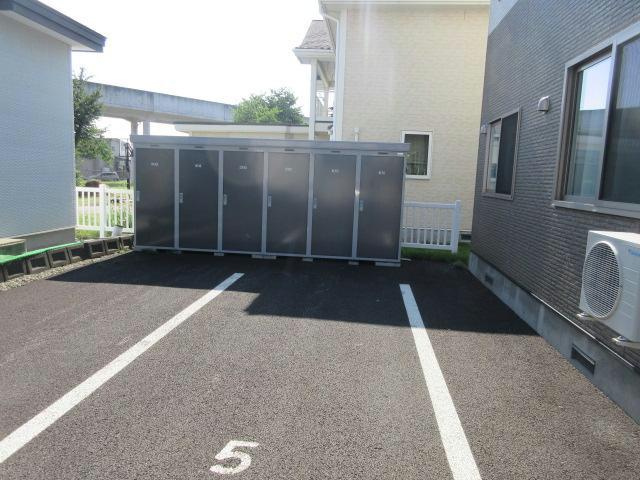 フェリスタの駐車場