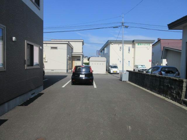 フェリスタの駐車場