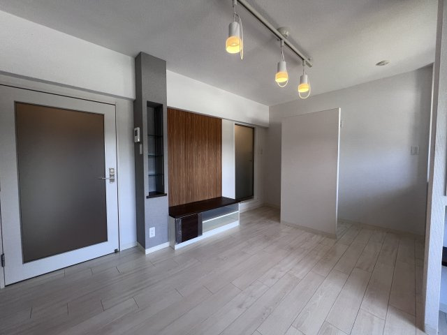 松が丘住宅14号棟の居間・リビング