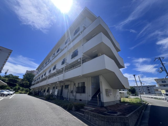 松が丘住宅14号棟の外観