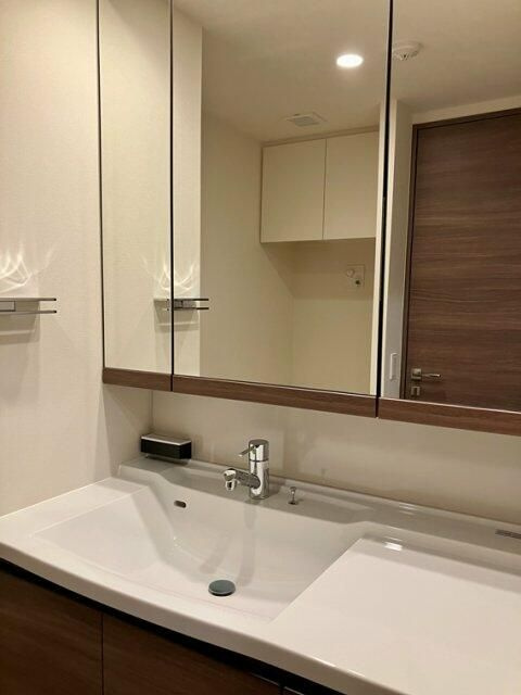 プラウドタワー小岩フロントの独立洗面台