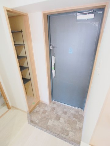 ＴＮコーポ向洋駅前の玄関