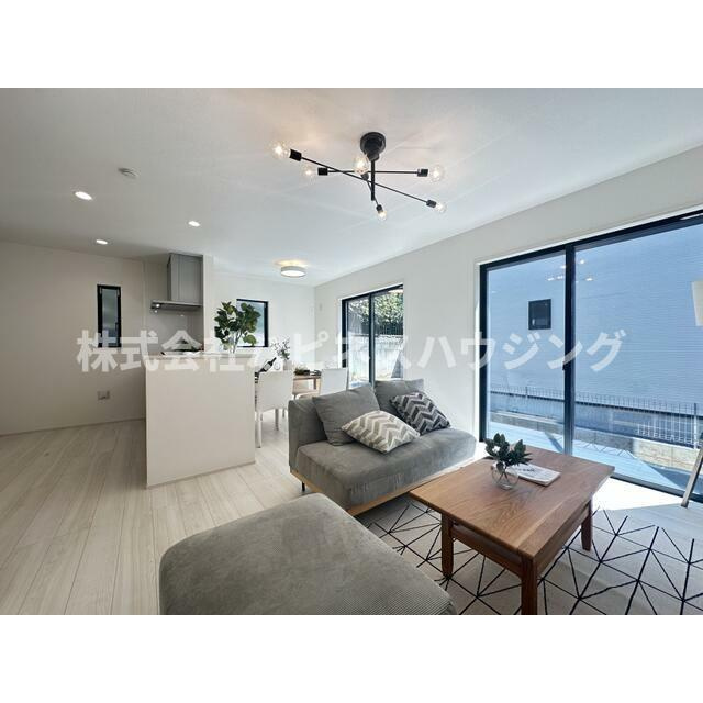 リナージュＬ　松戸市八ケ崎２３－２期の居間・リビング