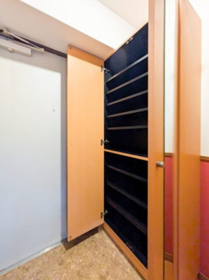 【玄関】 |  カラコレス3 | 下駄箱もしっかりついてます！