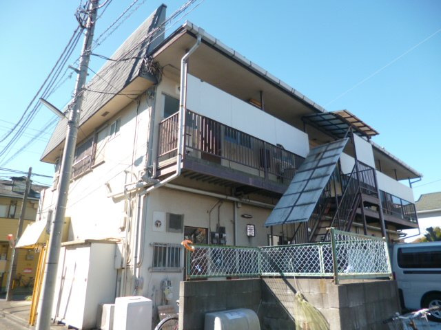 府中市紅葉丘３丁目のアパートの外観