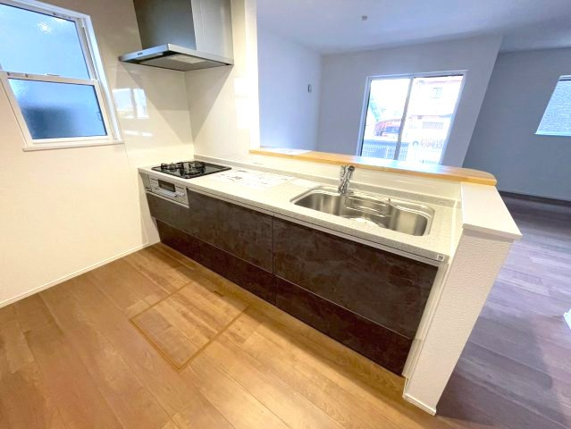 佐伯区屋代1丁目　№36415のキッチン|手元が隠せる、便利な
カウンターキッチンです。