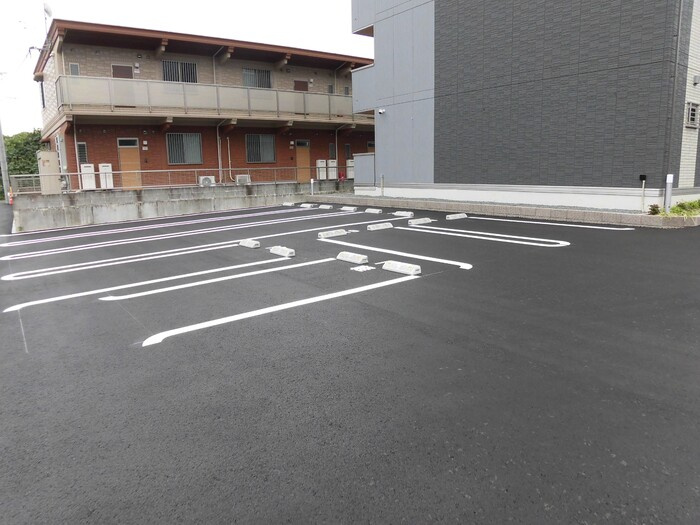 D-ROOM引水の駐車場