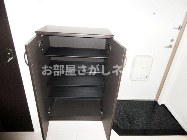 サンフォレスタ２番館【おとり物件なし】#学生・社会人にオススメ！初期費用分割払いOK！の収納|玄関脇収納