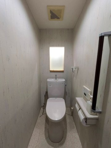 サーパス住吉公園のトイレ|◆白を基調とした清潔感のあるトイレです。