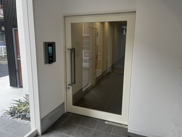 【エントランス】 | エルミタージュ小若江1号館 | ゆとりのあるエントランスです