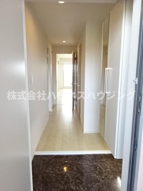 リベラ　サンリット　カーサの玄関