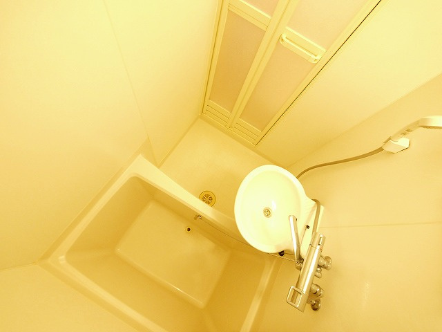 レオパレス大徳Ｃの浴室|きれいなお風呂です