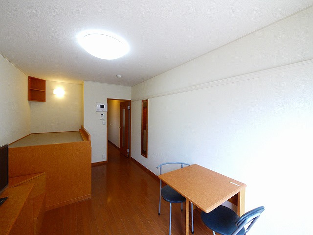 レオパレス大徳Ｃの居間・リビング|ゆったりとした居間です