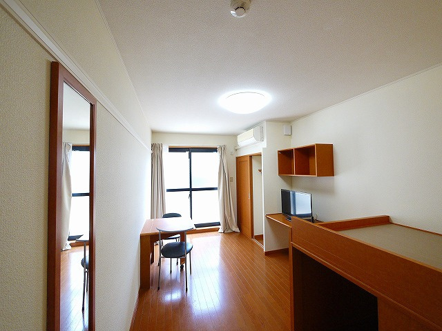 レオパレス大徳Ｃの居間・リビング|使いやすい居間です