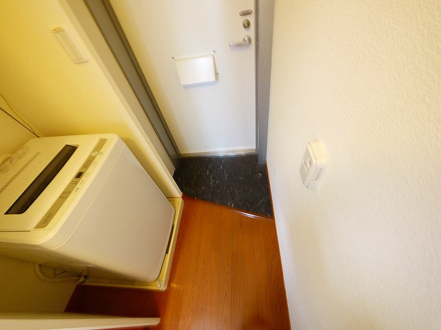 レオパレス大徳Ｃの玄関|シンプルで使いやすい玄関です