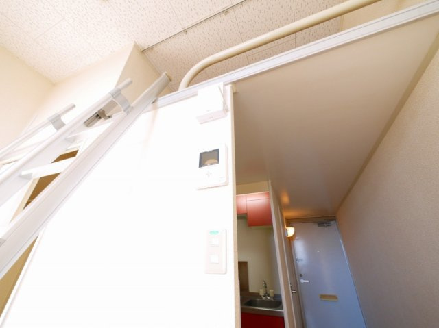 レオパレス奈良東のセキュリティ|お顔が見えるモニター付きインターホンもございます。