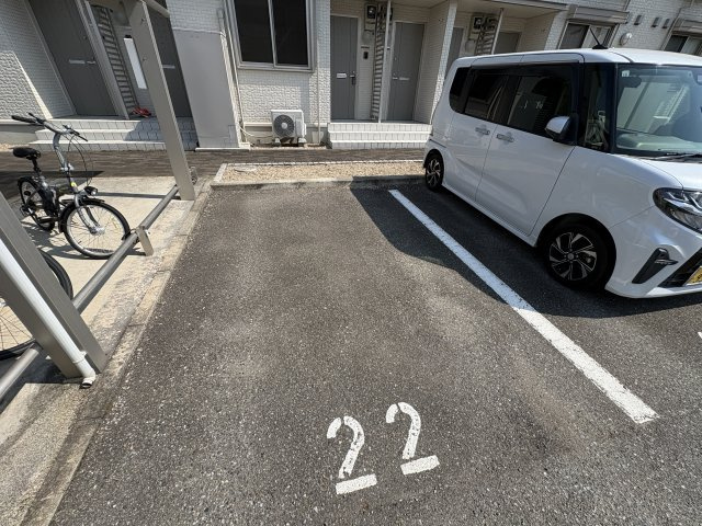キャンフルローレルの駐車場