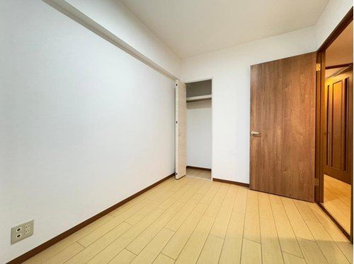 エクレール豊春Ⅲの洋室|きれいな洋室です