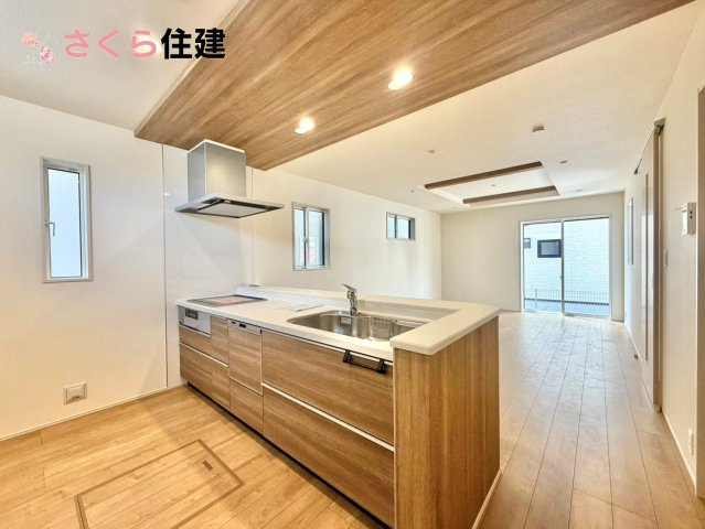 ブルーミングガーデン住吉町　1号棟の内観：施工例|同社施工物件の写真です。IHクッキングヒーターで調理もお掃除も楽々です♪