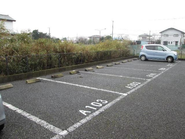 エスト・ヴィラⅠの駐車場