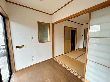 安佐北区口田南９丁目の洋室