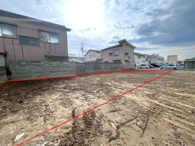 【No.7627】湯所町2丁目/67.49坪/並列駐車3台可能！の外観|こちらの土地はNTT前の大通りから1本入ったところにございます。
久松小学校・北中校区です。